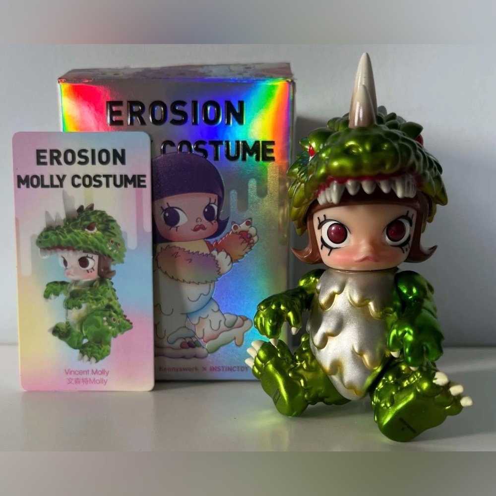 Pop Mart x Instinctoy x Kennyswork Erosion Costume Series Vincent Molly